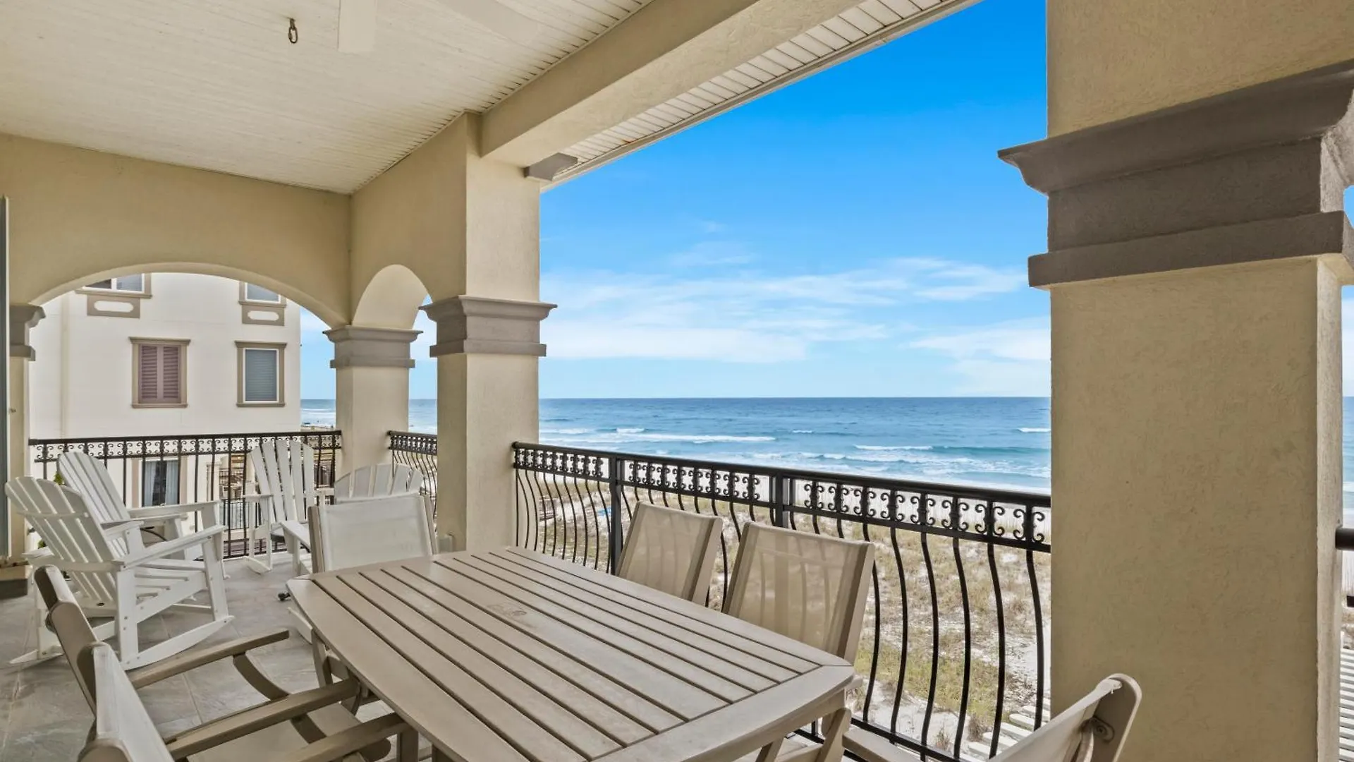 Holiday home On The Beach - Hot Tub - Gated Community Views Destin