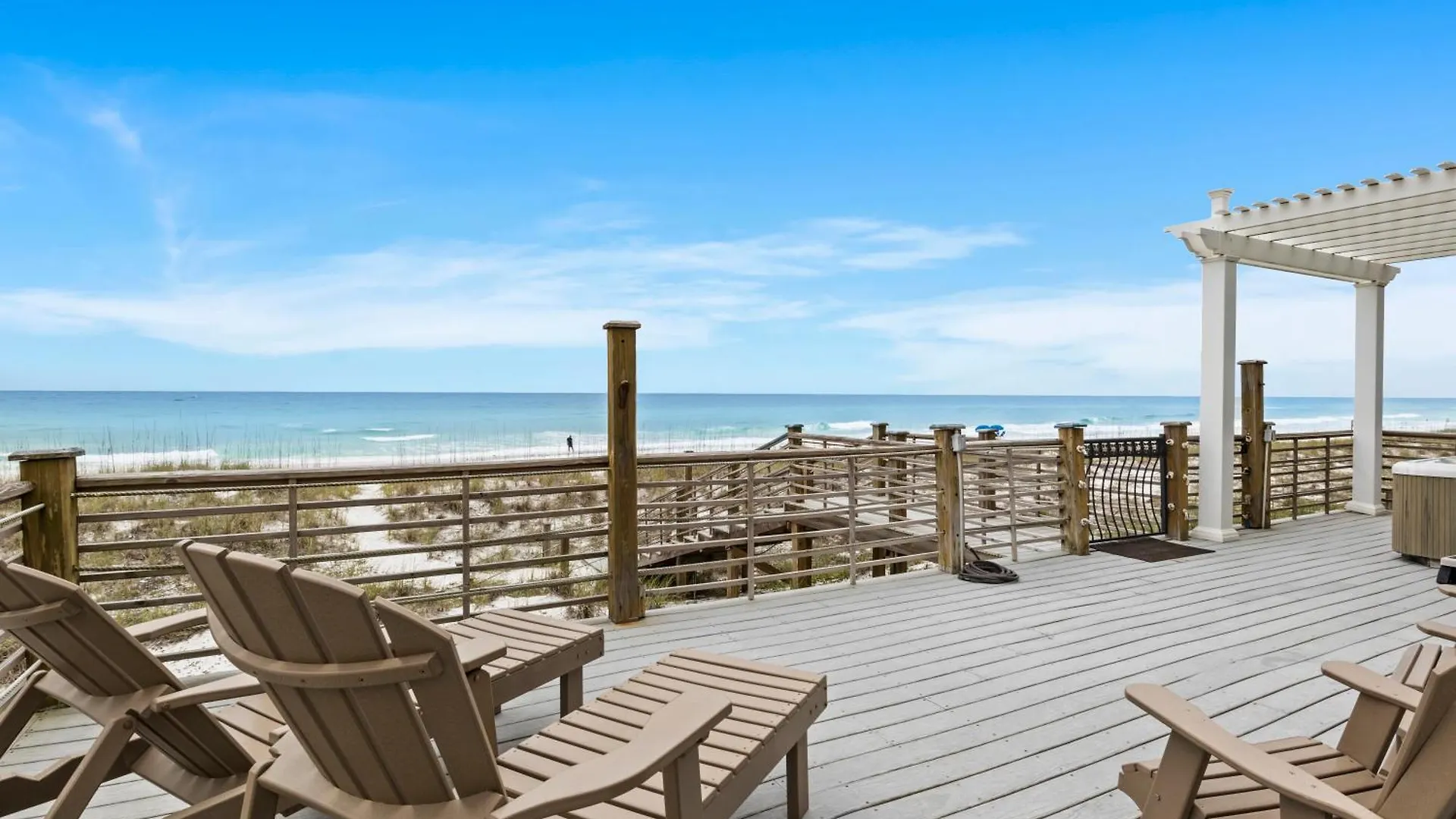 On The Beach - Hot Tub - Gated Community Views Destin