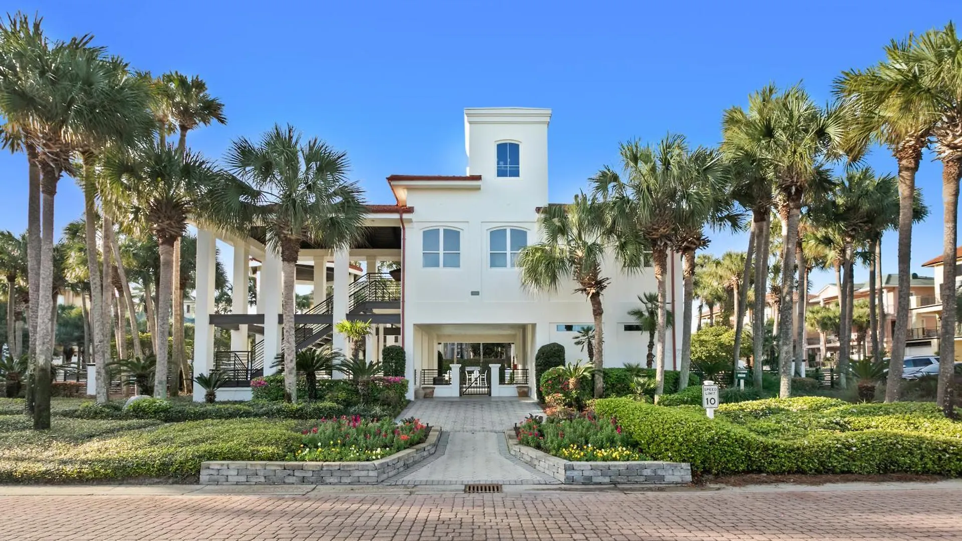 Holiday home On The Beach - Hot Tub - Gated Community Views Destin