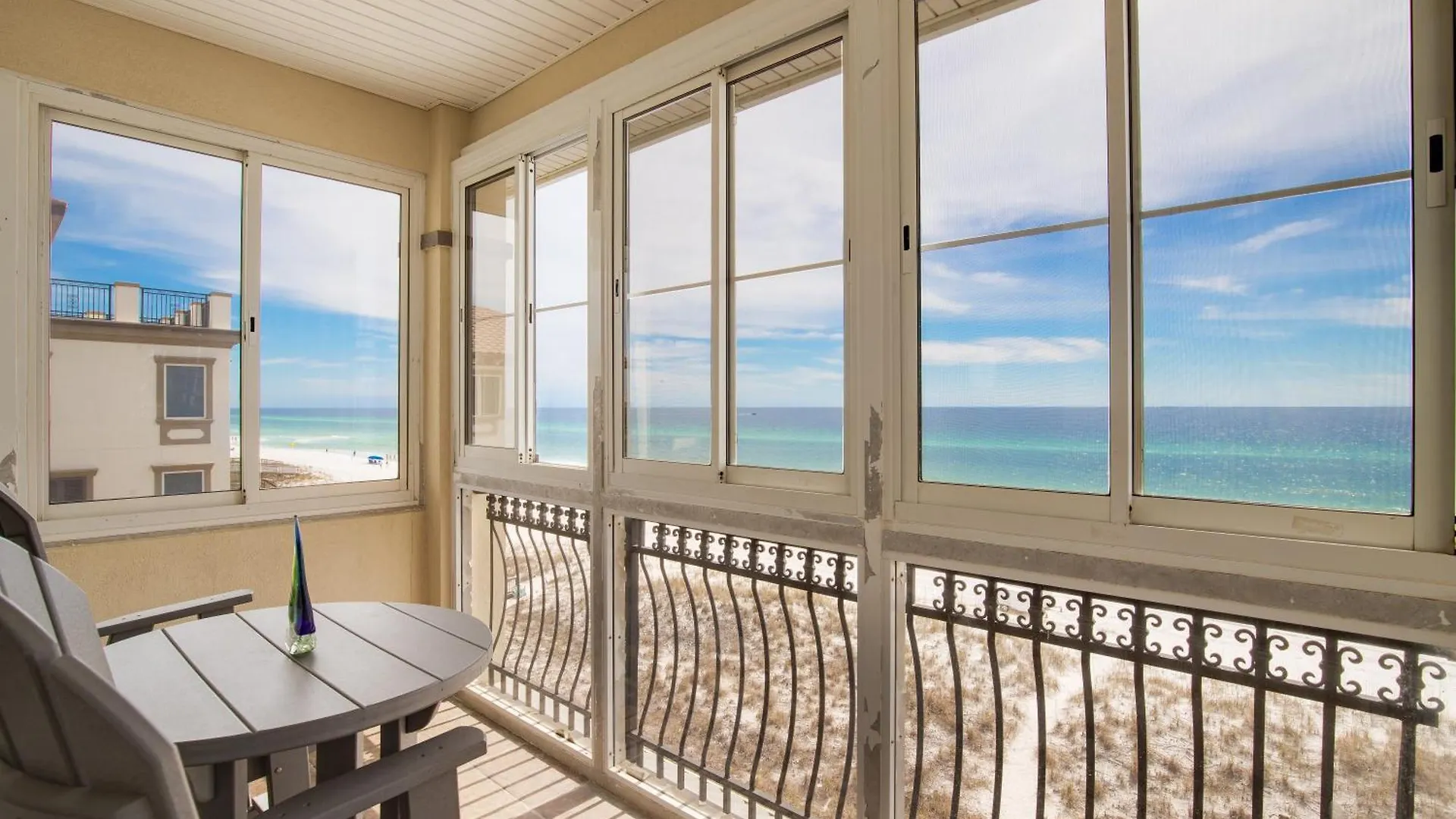 On The Beach - Hot Tub - Gated Community Views Destin
